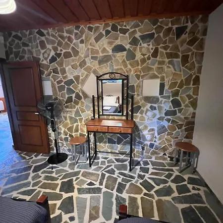 Eglina Celeste Миния