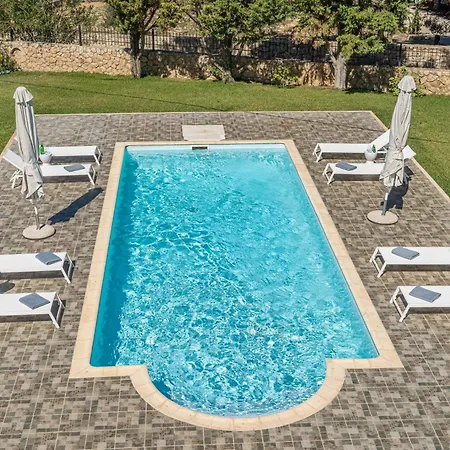 Eglina Celeste Villa