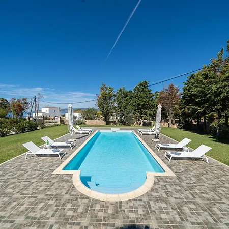 Eglina Celeste Villa Minia